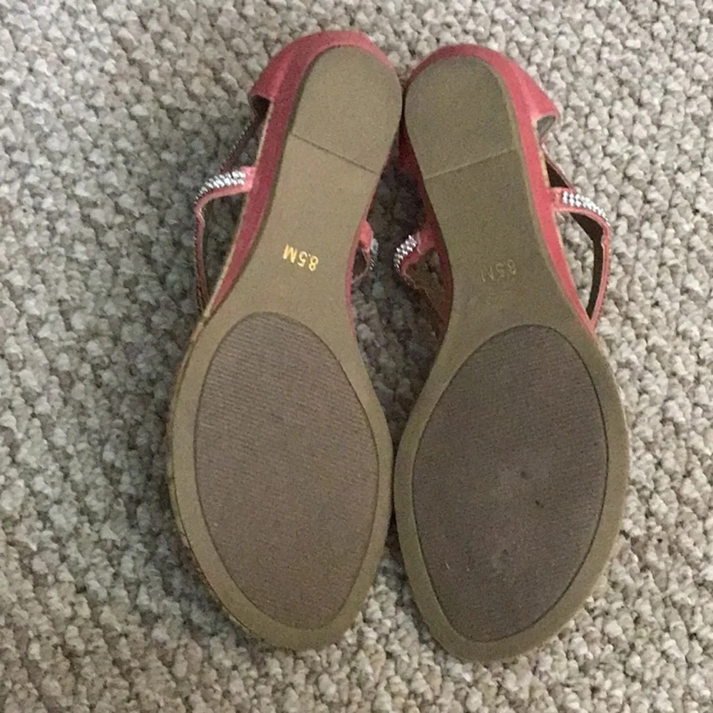 Guess women’s sandal size 8 1/2 - Picture 5 of 8
